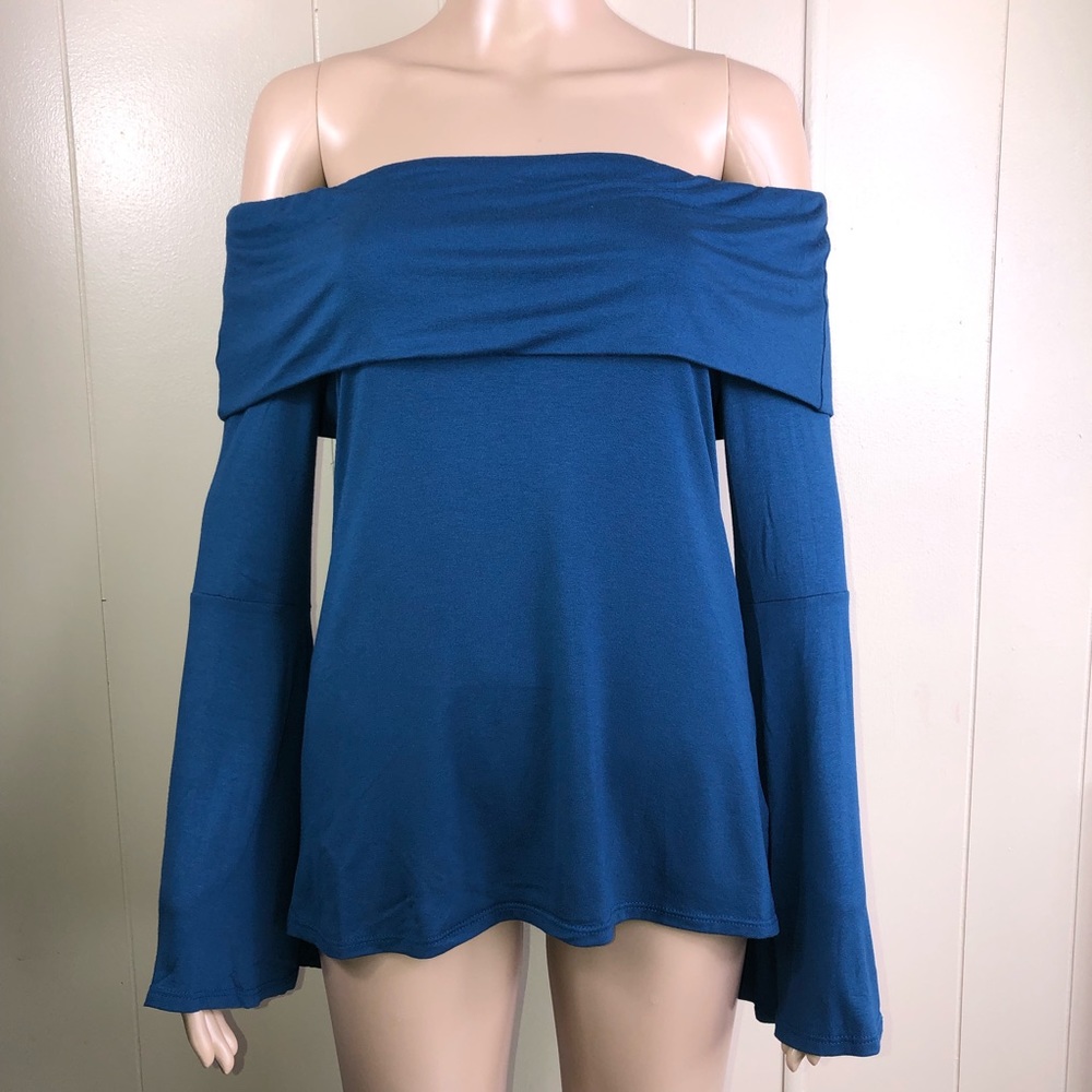 Bobeau long sleeve off the shoulder size M NWT